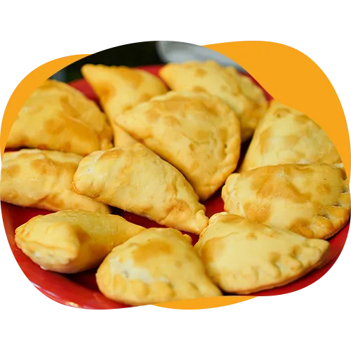 Adorados por sua crocância e recheios generosos. Feitos com uma massa especial, nossos pastéis são recheados com ingredientes de alta qualidade. Oferecemos uma ampla gama de sabores, que surpreendem o paladar. Perfeitos para qualquer momento do dia, nossos pastéis são uma opção deliciosa e prática para uma refeição rápida ou um lanche saboroso. A dedicação, qualidade e sabor fazem dos pastéis da Leve Bom uma escolha imbatível.