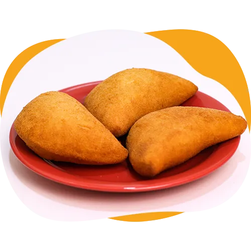 Descubra a delícia dos Mini Risoles de Frango! Com uma massa leve e macia, crocante por fora, e um recheio de frango incrivelmente saboroso, esses mini risoles são perfeitos para qualquer ocasião. Fáceis de fritar, eles são ideais para serem oferecidos prontos em balcões de padarias, lancherias, cantinas e supermercados. Além disso, são uma excelente opção para preparar em casa, seja para eventos, festas ou um lanche especial.